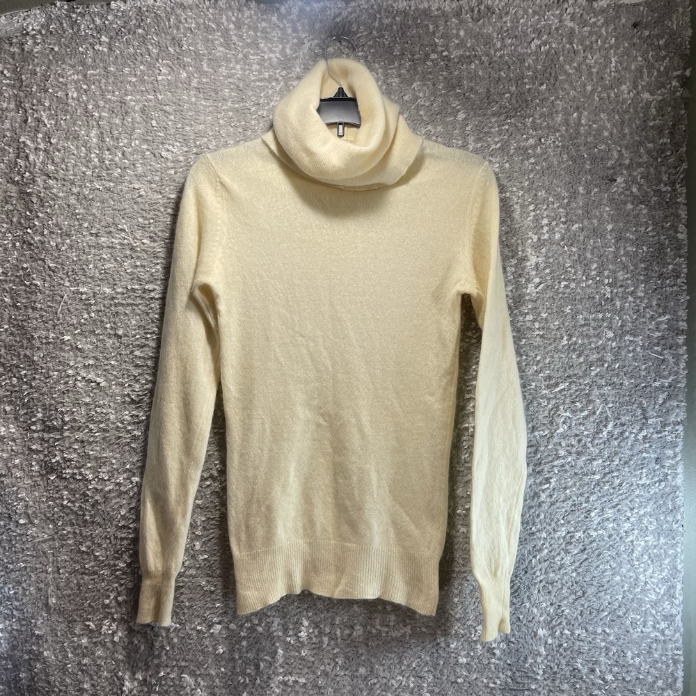 William Kasper Turtle Neck Cashmere Sweater M Beige Vintage Preppy Academia READ